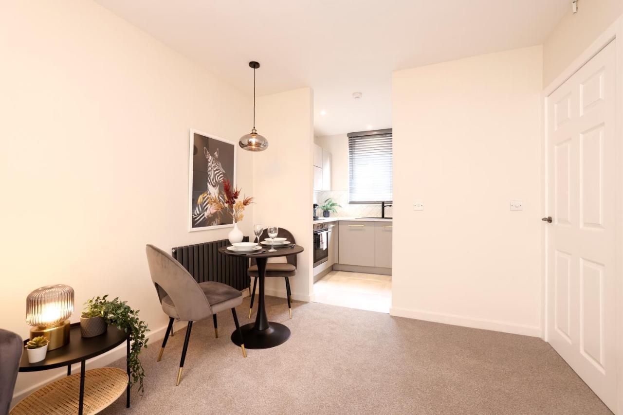 Joivy Modern 1 Bed Flat In West End, Close To Princes Gardens Единбург Екстериор снимка